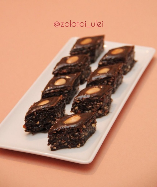 Шоколадно-миндальная пахлава