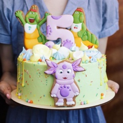 Свадебные и детские торты на заказ в Махачкале